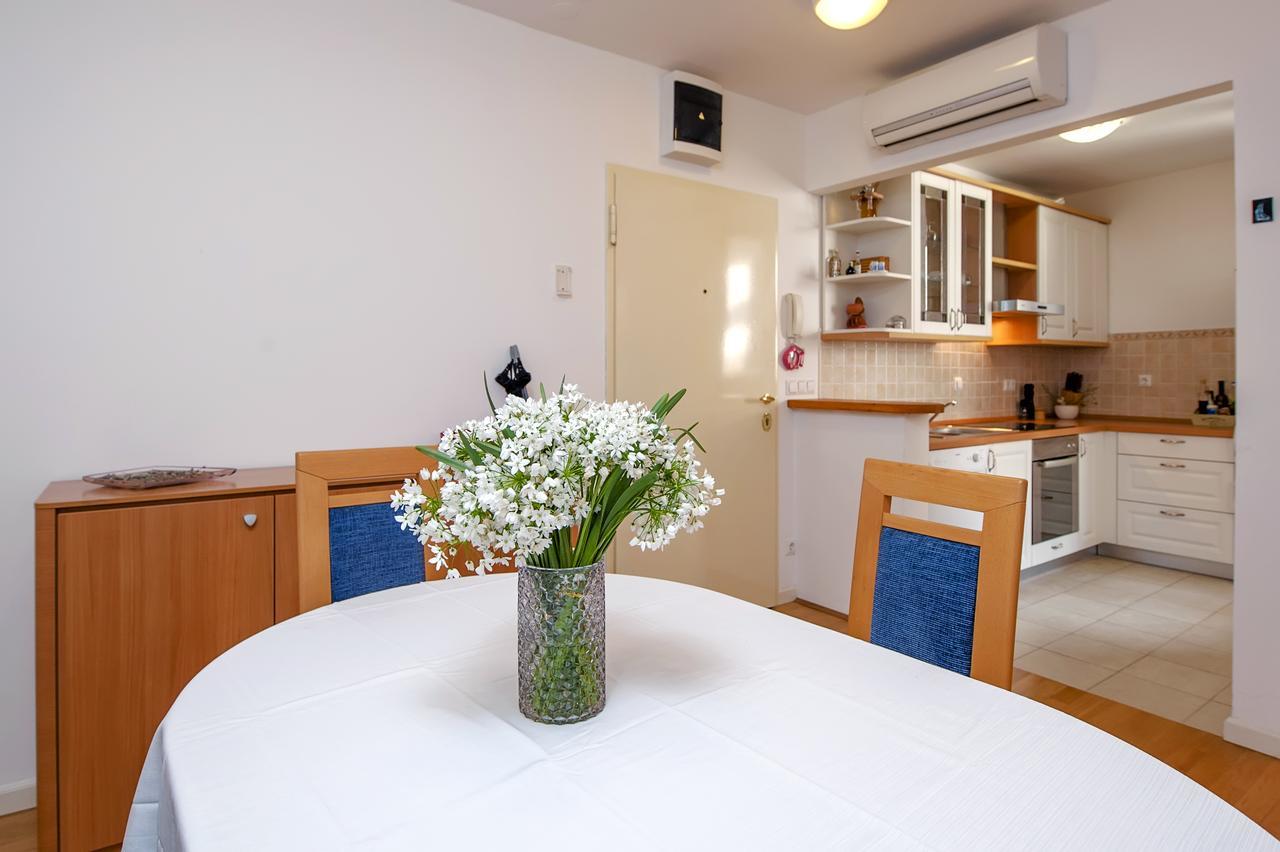 Apartment Campanile Rovinj Exterior photo